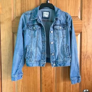 Women’s size small Mudd denim jacket with pockets, women’s blue jean jacket